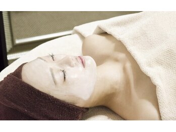 リリアーナ(LILIANA)/REVIハーブピーリング施術5