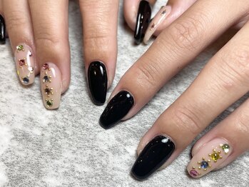 プラス ファースト(Plus 1st)/宝石ネイル　sasabe