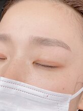 アメリア(Amelia)/ふわっと柔らかな眉毛ワックス