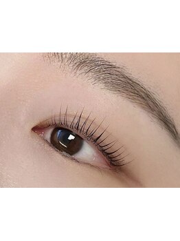 ナチュラル上品な目元にしたい