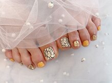 フットネイルも人気。ハンドフット同時施術可能です