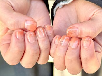 ハズグラスネイル(Haze Grass nail)/ラメグラデーション