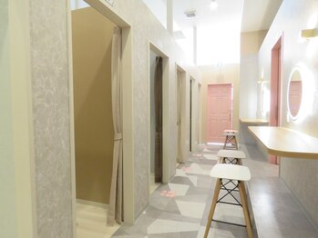 ベベクロスディディア 野々市市役所前店(Bebe×DiDiA)/内観