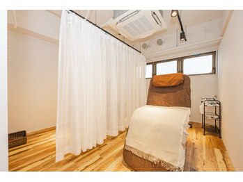 ラフバイディアブルー(Laugh by diarblue)/個室のアイラッシュルーム