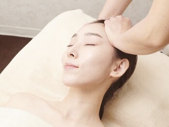 サレーヌ調布の写真/姿勢、骨格から整え小顔効果◎鏡を見るのが楽しくなる！お悩みを改善し年齢を感じさせない若々しい印象へ!