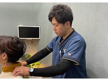 しのまる整体の雰囲気（身体の状態に合わせて猫背/骨盤/背骨の矯正を組み合わせます）