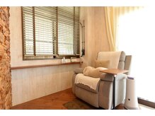 デイジー(DAISY)の雰囲気（リクライニングチェアでくつろぎながらフットケアはいかがですか）