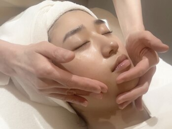 ジェニックサロン グランギンザ 水戸(GENIC SALON GRAND GINZA)の写真/超高濃度水素を惜しげなく使用し、内側からパンっと持ち上がるようなハリのある艶肌へ!シミ・シワケアに◎