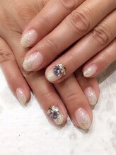 レディグリッター(Lady glitter)/ラメグラデ×Vカットストーン