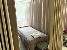 癒しやリュウの雰囲気(施術台)