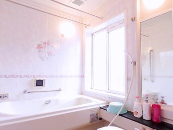 健美癒 ラ サンテ/少しリッチなバスルームです