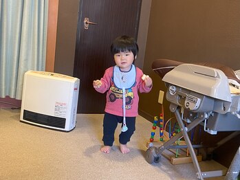 子育てママの整体サロン/施術中のお子様の様子