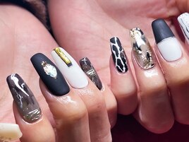 モノトーンには色がある