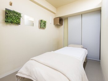 武蔵小杉鍼灸接骨院の写真/【専門家推薦店】リピーター様多数！痛みが少ない鍼施術で身体のお悩みや不調をケア☆初めての方でも安心◎