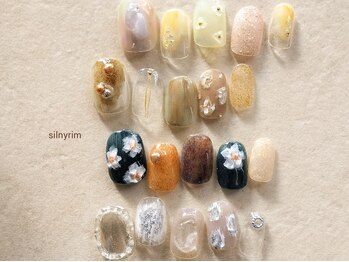 シルニー リム(Silny rim)/アシンメトリーニュアンスネイル