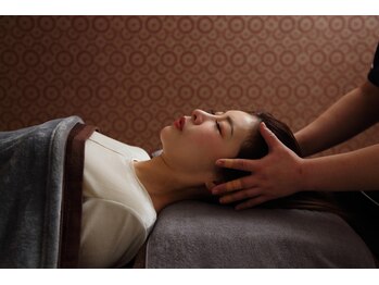 ドライヘッドスパ専門店　スイミンテラス廿日市店【12/1 NEW OPEN（予定）】/ドライヘッドスパ施術風景