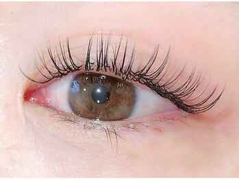 エマ 阿佐ヶ谷(EmmA)の写真/《大人気のエクステメニュー◎》上品でナチュラルな仕上がり！ご要望に合わせて目元に華やかさをプラス♪