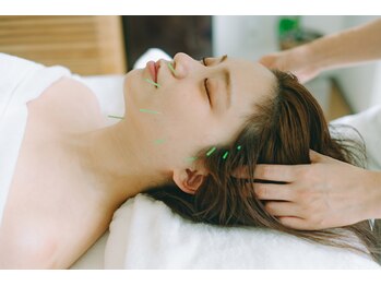 アロマと鍼灸サロンSALVIAの写真/自然な美しさを育むワンランク上の美容鍼灸×フェイシャルエステ【いつものお手入れでは物足りない時に◎】