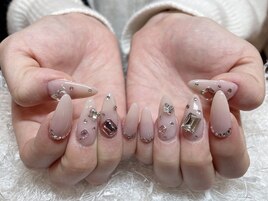 ベージュ宝石デザイン