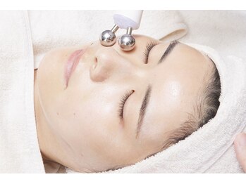 ディレイアザコスメ 新宿マルイ店/小顔リフティング・たるみ改善