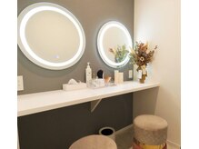 モーイ(mooi)の雰囲気(パウダールーム完備◎お化粧直しでそのままおでかけできます☆)