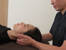 いわつぼ整体の雰囲気（無理なく身体をほぐして歪みを整えます。）
