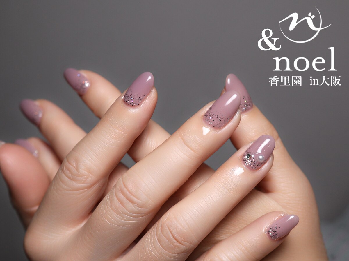 2025年-2026年冬トレンド】パーツネイルのネイルデザイン集｜人気順