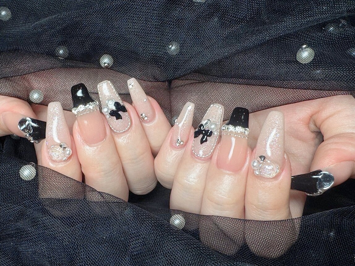 2025年-2026年冬トレンド】薔薇のネイルデザイン集｜人気順｜14ページ