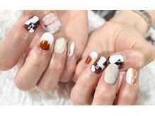 ネイル シスター(nail sister)/ブラウン×ホワイトネイル