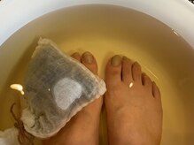 ツリー(tree)/ヨモギで足浴