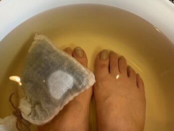 ツリー(tree)/ヨモギで足浴