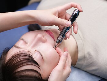 シンメトリー 新宿御苑店(SYMMETRY)の写真/【小顔矯正】小顔矯正といえばシンメトリーグループ♪驚く程ソフトな施術でお顔の印象UP