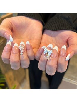 トータルサロン 白べぇーっ プラス/白フレンチネイル♪