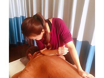 健美癒 ラ サンテ/肩から腰へのマッサージです