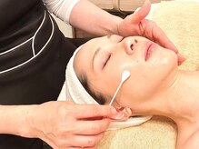 リーフ(Leaf)/水光ピーリングでニキビケア