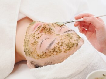 エヌ(Na.)の写真/「ハリがなくなった」「くすみが取れない」「毛穴が目立ってきた」…加齢によるターンオーバーの乱れが原因かも!