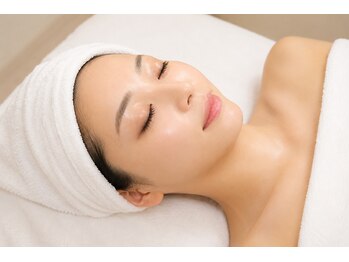 スパエスター 銀座本店(SPA Esther)の写真/ほうれい線・たるみ改善へ!リフトアップパルスで肌代謝アップ◎エイジングケアで若々しい印象へ☆