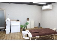 ザ サイドシックス(THE.SiDE6)/落ち着いた店内とお好きな音楽を