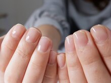 第一に丁寧なケア！シンプルネイルが映えるお手元にいたします