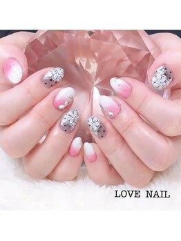 ラブネイル(LOVE NAIL)/手書きレース花びらネイル