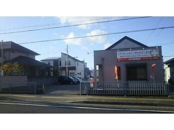 リラクゼーション ボディプラス(Body Plus)/駐車場はお店の目の前です。