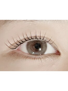 ナチュラル上品な目元にしたい