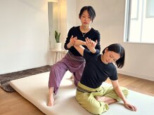 ユルミー(YuruMe)の雰囲気（高技術セラピストが凝り固まった筋肉をほぐしユルめていきます。）