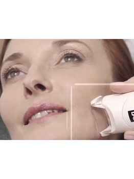 ホウレイ線・たるみ改善！予防ケア