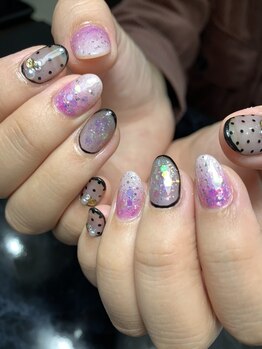 レディグリッター(Lady glitter)/シースルーかこみネイル