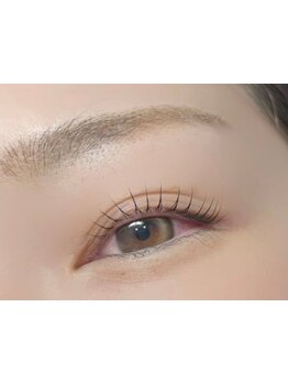 ナチュラル上品な目元にしたい