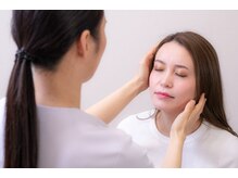 小顔矯正と姿勢矯正と骨盤矯正が評判の女性専用整体院 中百舌鳥駅前店の雰囲気(刺激のない優しい施術!お悩み別にメニューをご用意♪)