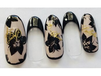 ヘアーアンドネイル ルシア(Hair&Nail Lucia)/黒フレンチ×花柄ネイル!