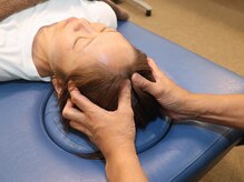 美容鍼にプラスしてマッサージも行います