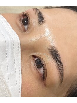 ネオリーブ エクラ 上野御徒町店(Neolive eclat)/ハリウッドブロウリフト